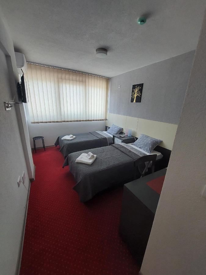 Rooms S&S Milicevic U Strogom Centru Aleksandrovca Aleksandrovac エクステリア 写真