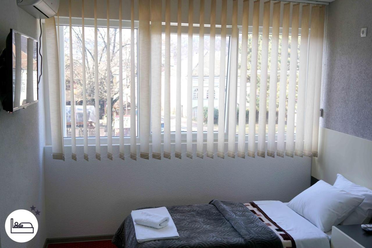 Rooms S&S Milicevic U Strogom Centru Aleksandrovca Aleksandrovac エクステリア 写真